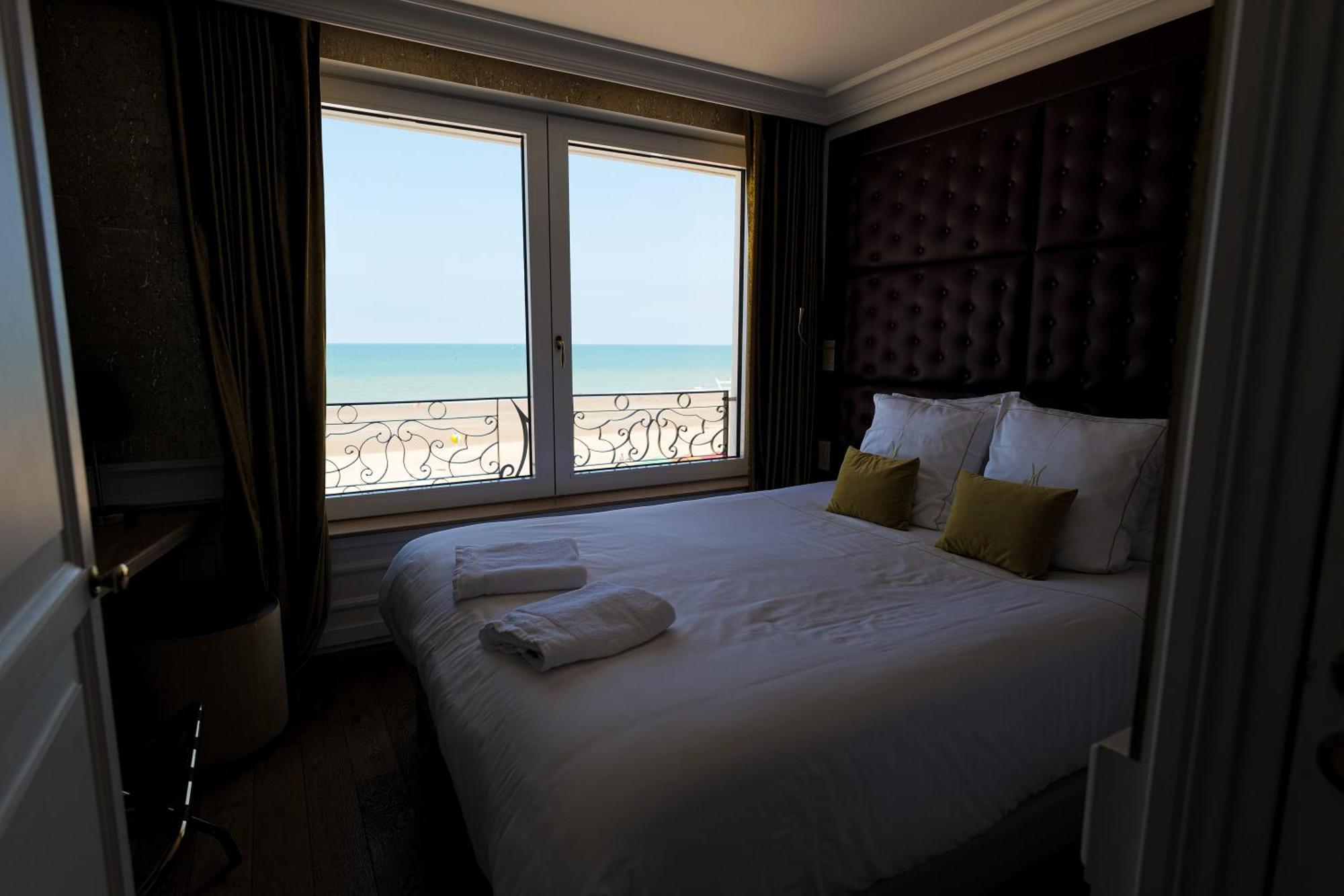 Hotel Merveilleux Cote Mer Dunkirk Exterior photo